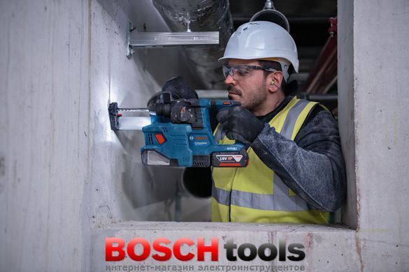 Набір акумуляторних інструментів Bosch Professional: дриль-шурупокрут GSR 18V-65, перфоратор GBH 18V-22, КШМ GWS 18V-8 з 2 акб GBA 18V 5.0 Ah і з/п GAL 18V-40 в 3 кейсах L-BOXX 136