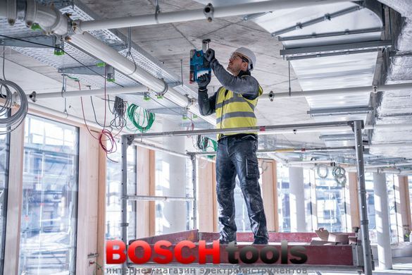 Набір акумуляторних інструментів Bosch Professional: перфоратор GBH 18V-22, КШМ GWS 18V-8 з 2 акб GBA 18V 4.0 Ah і з/п GAL 18V-40 в сумці
