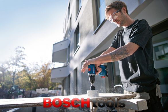 Набір акумуляторних інструментів Bosch Professional: дриль-шурупокрут GSR 18V-45, КШМ GWS 18V-8 з 2 акб GBA 18V 4.0 Ah і з/п GAL 18V-40 в сумці M-BAG